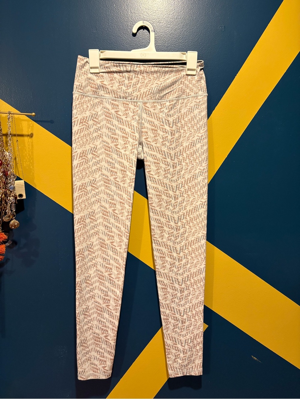 Victoria Sport by Victoria's Secret White & Neutral Print Leggings EUC